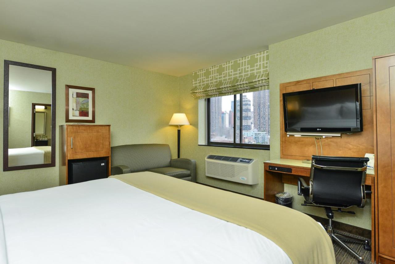 Holiday Inn Express Manhattan Midtown West By Ihg Нью-Йорк Экстерьер фото