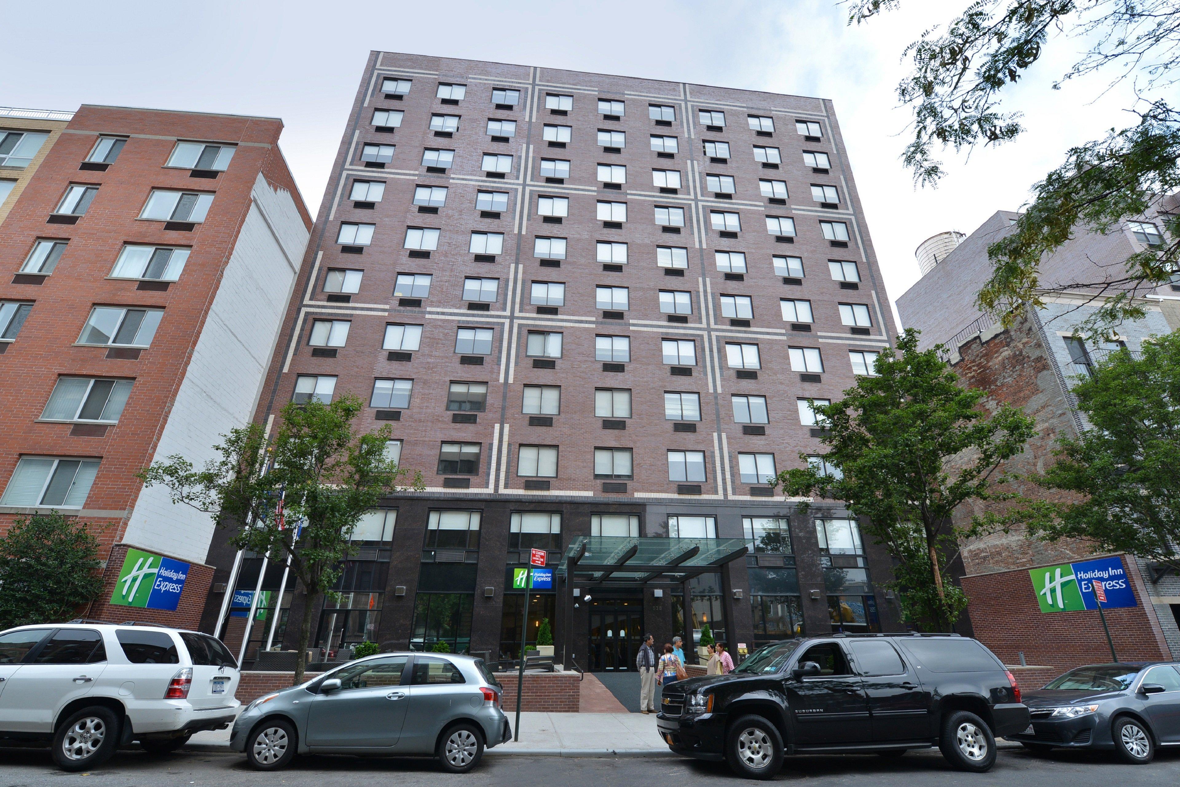 Holiday Inn Express Manhattan Midtown West By Ihg Нью-Йорк Экстерьер фото
